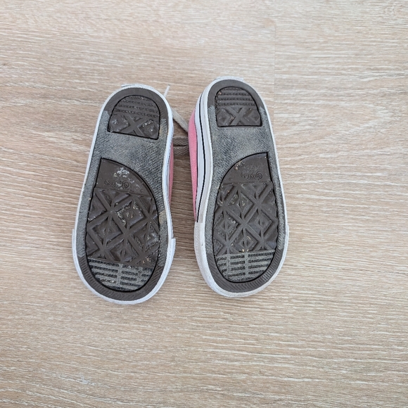 ✨4 for 12 Converse Sneakers Size 7 - Picture 4 of 7